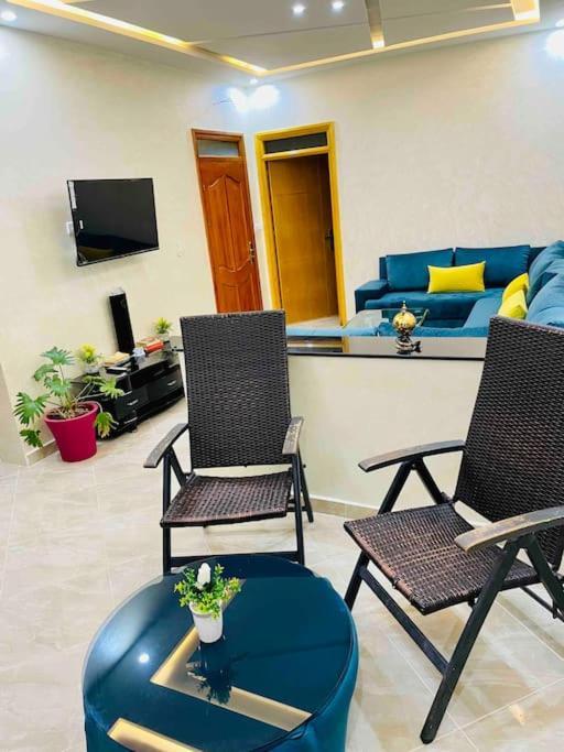 Appartement Pour Famille Avec Enfant Al Hoceima Exterior photo